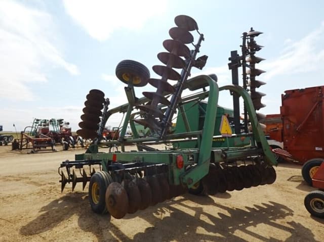 Image of John Deere 235 equipment image 1