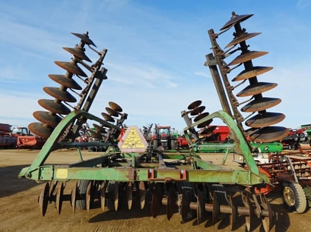 Image of John Deere 235 equipment image 3