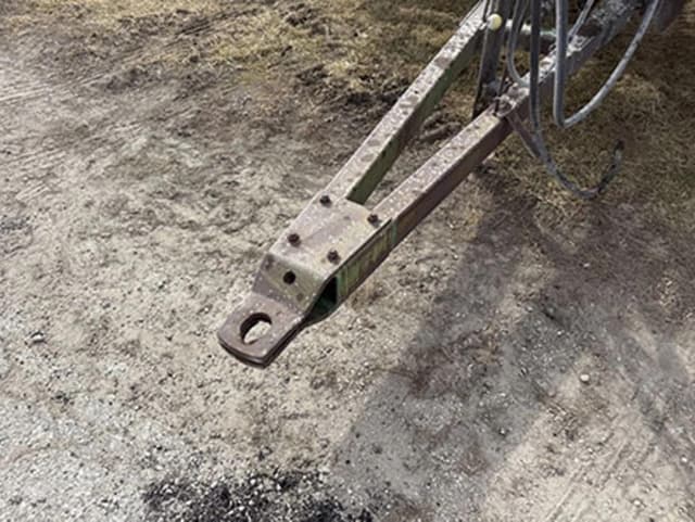 Image of John Deere 235 equipment image 1