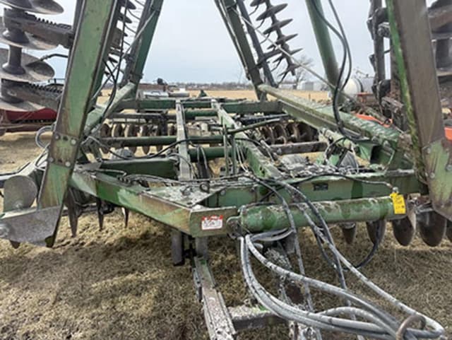 Image of John Deere 235 equipment image 2