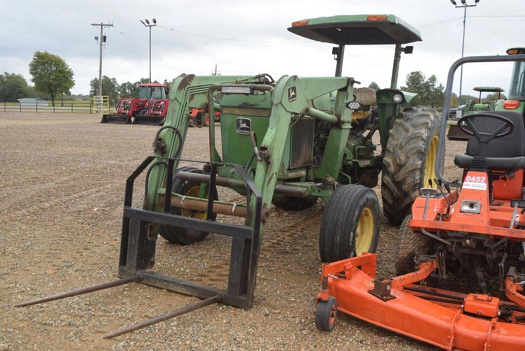 Image of John Deere 2350 Primary image