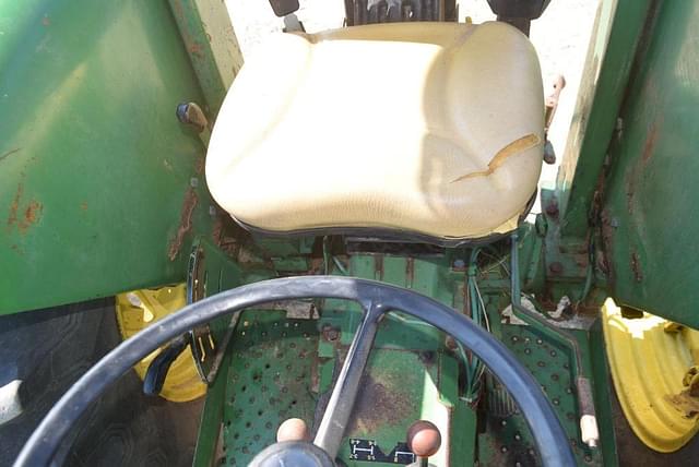 Image of John Deere 2350 equipment image 4