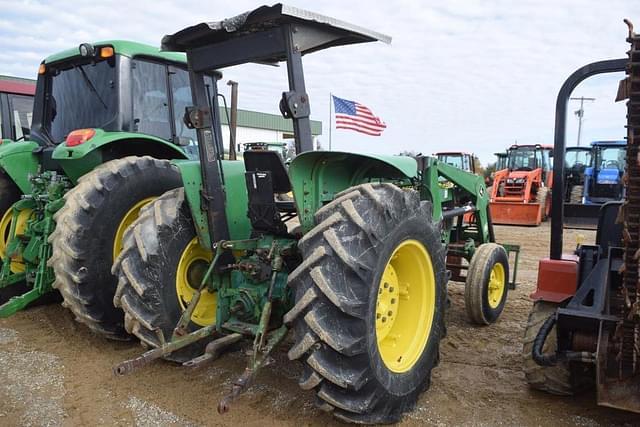 Image of John Deere 2355 equipment image 2