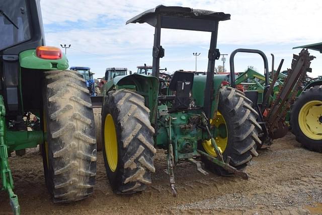 Image of John Deere 2355 equipment image 1