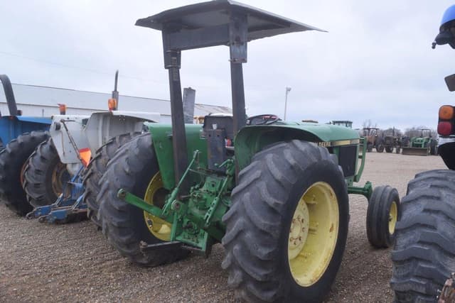 Image of John Deere 2355 equipment image 2