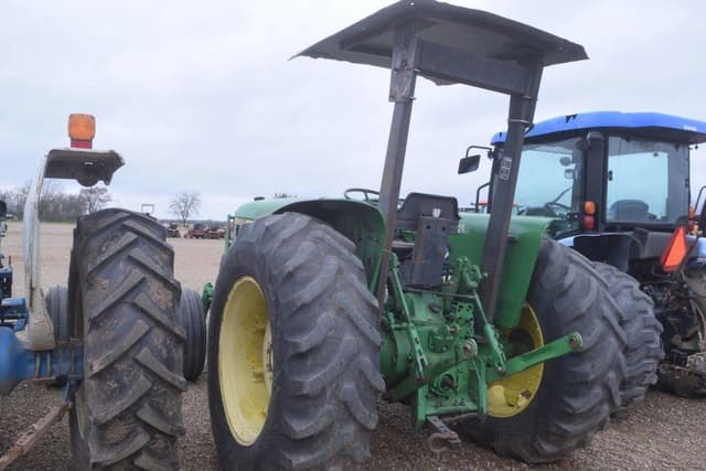 Image of John Deere 2355 equipment image 1