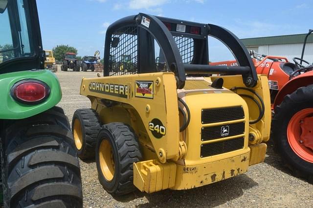 Image of John Deere 240 equipment image 2