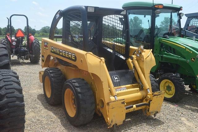 Image of John Deere 240 equipment image 4