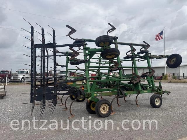 Image of John Deere 2400 equipment image 4