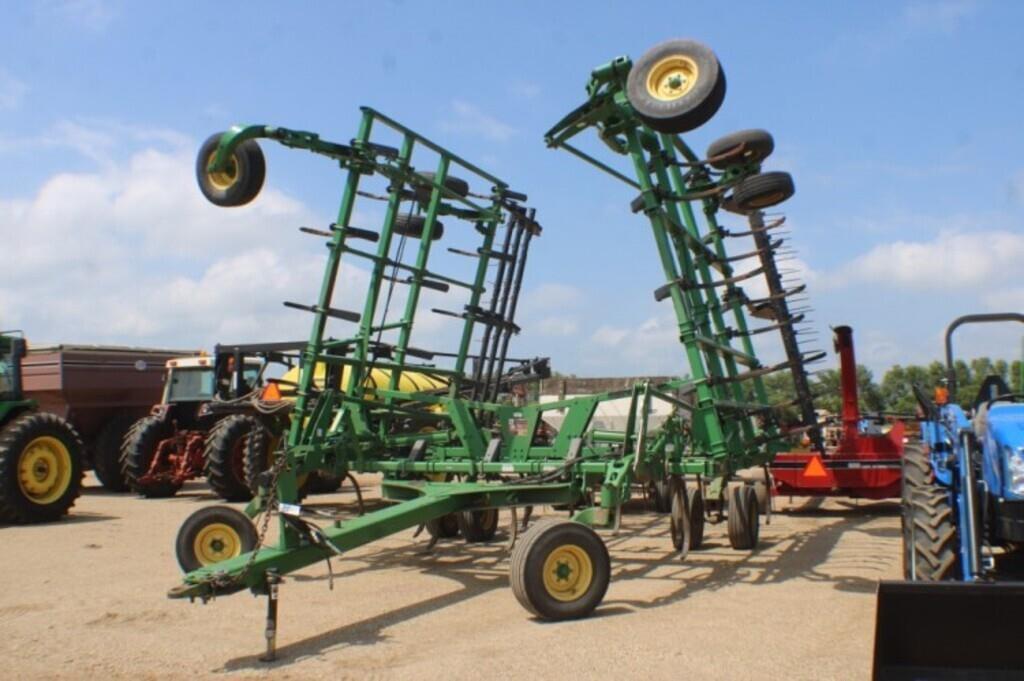 Image of John Deere 2410 Primary image