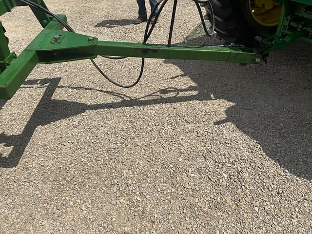 Image of John Deere 2424 equipment image 3