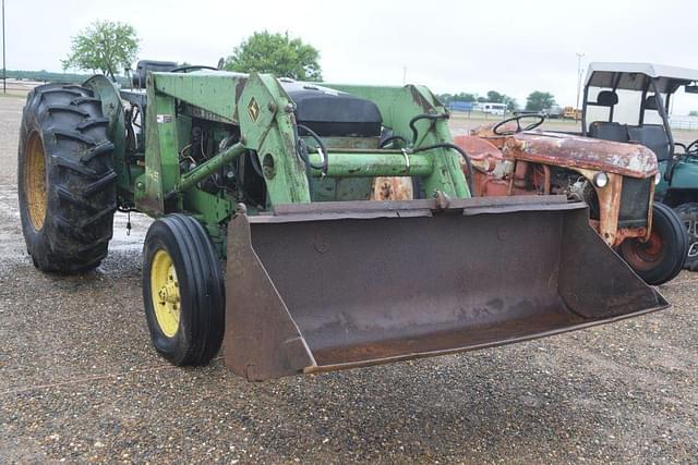 Image of John Deere 2440 equipment image 3