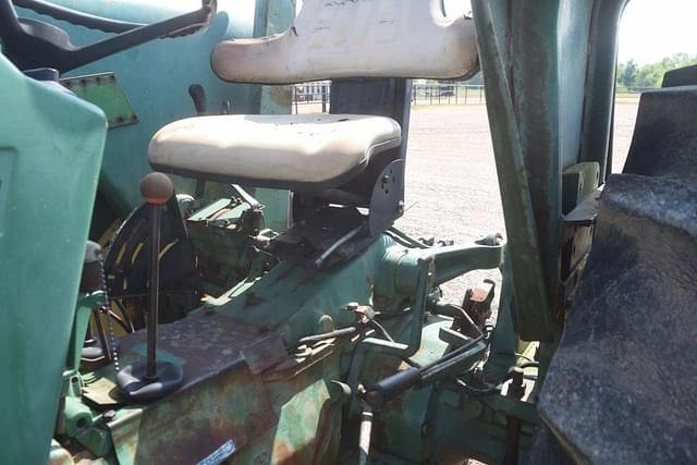 Image of John Deere 2440 equipment image 4