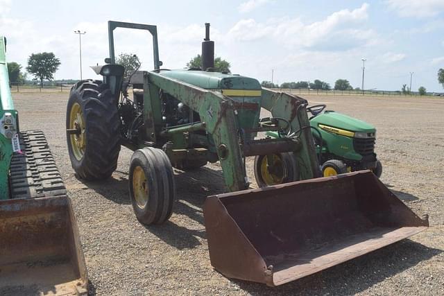 Image of John Deere 2440 equipment image 3
