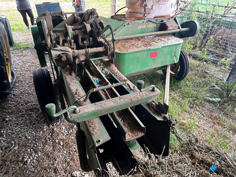 Image of John Deere 24T Image 1
