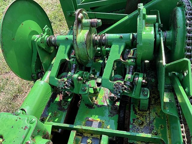 Image of John Deere 24T equipment image 3