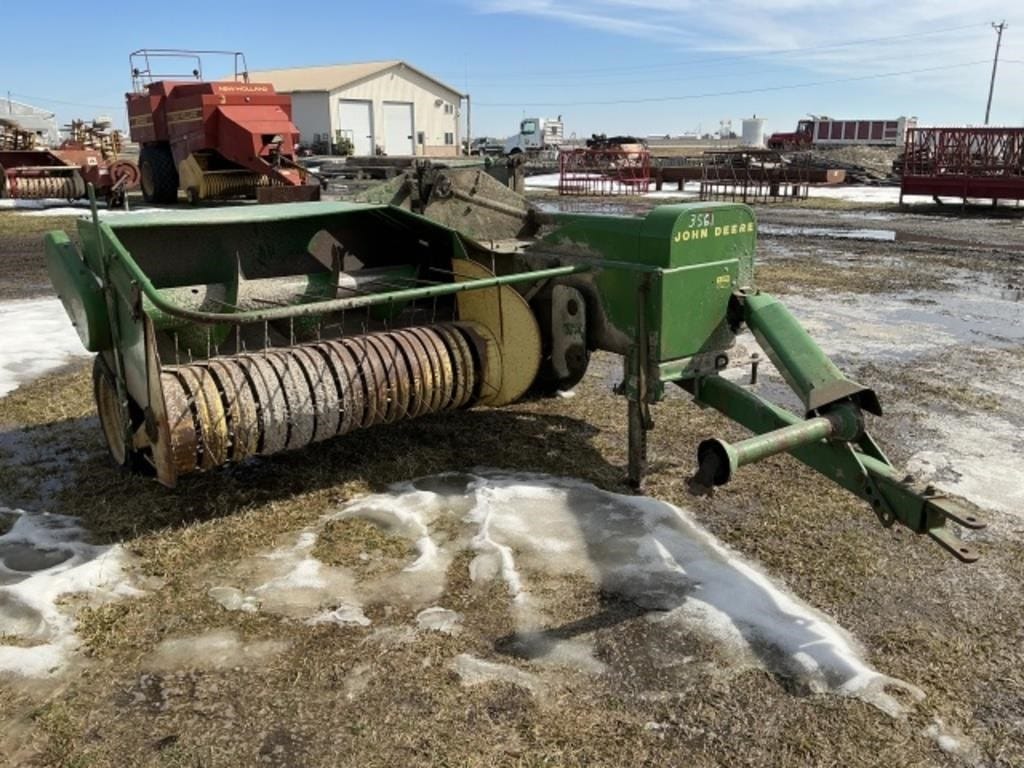 John Deere 24T Equipment Image0