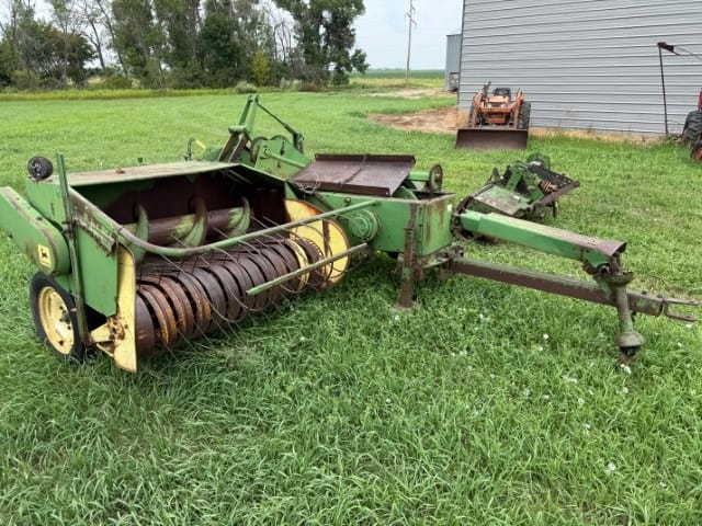 John Deere 24T Equipment Image0