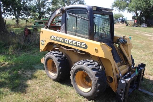 Image of John Deere 250 equipment image 1