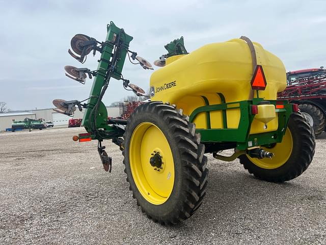 Image of John Deere 2510L equipment image 4