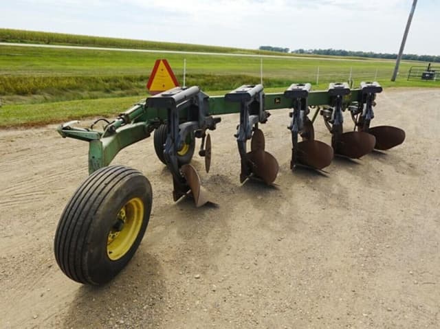 Image of John Deere 2600 equipment image 2
