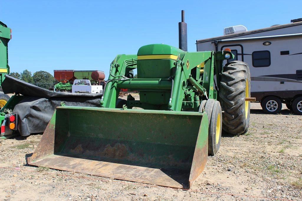 Image of John Deere 2640 Primary image