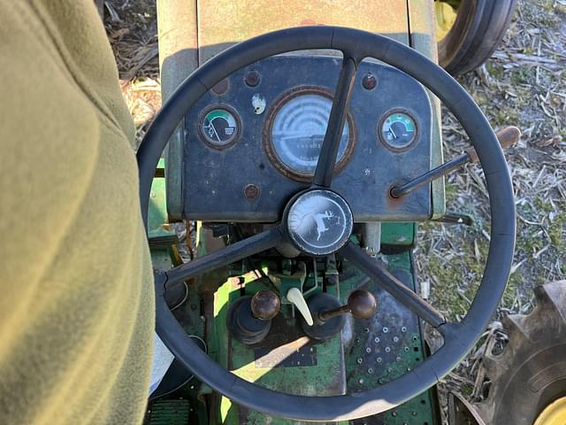 Image of John Deere 2640 equipment image 3