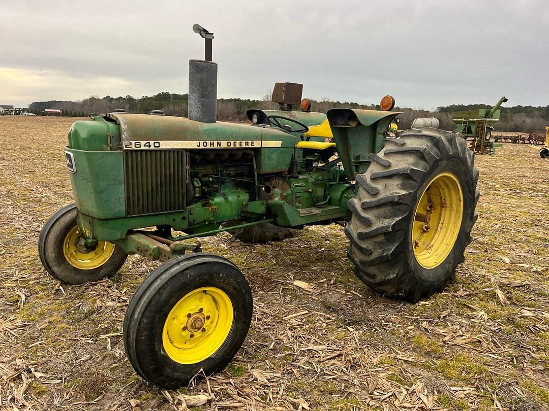 Image of John Deere 2640 Primary image