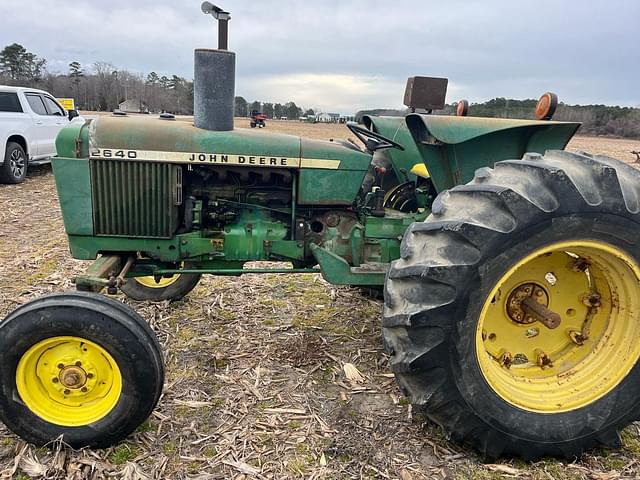 Image of John Deere 2640 equipment image 2