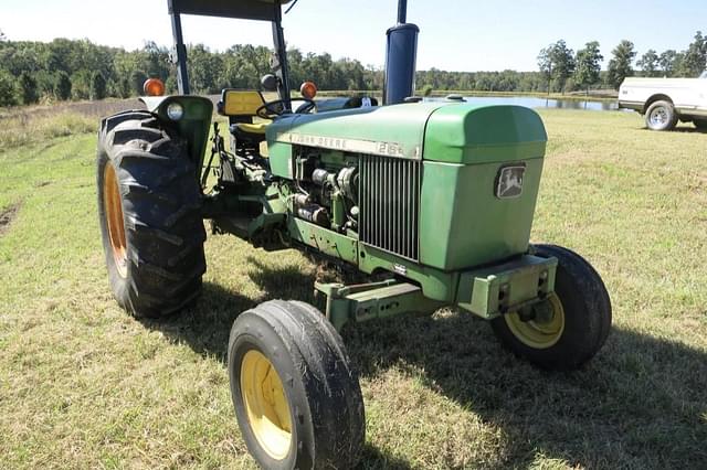 Image of John Deere 2640 equipment image 1