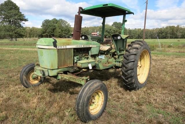 Image of John Deere 2640 equipment image 1