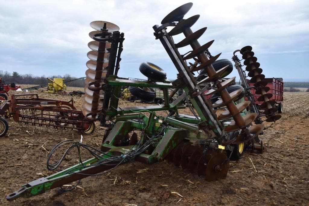 Image of John Deere 635 Primary image