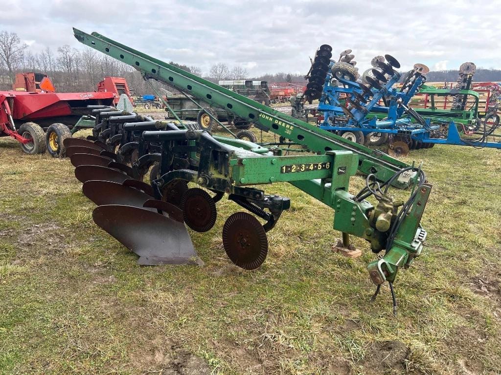 Main image John Deere 2700