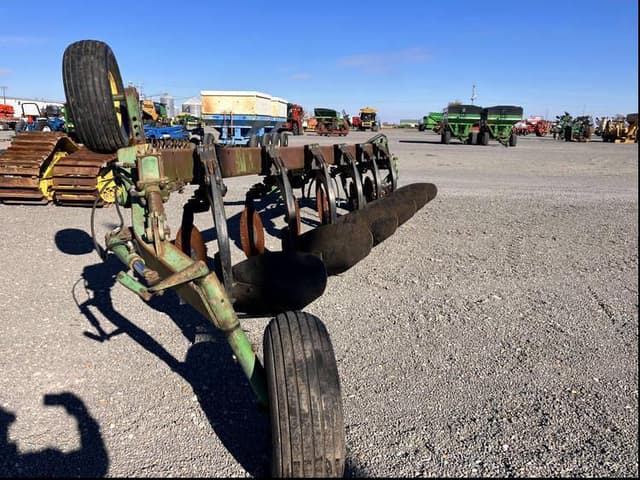 Image of John Deere 2700 equipment image 4