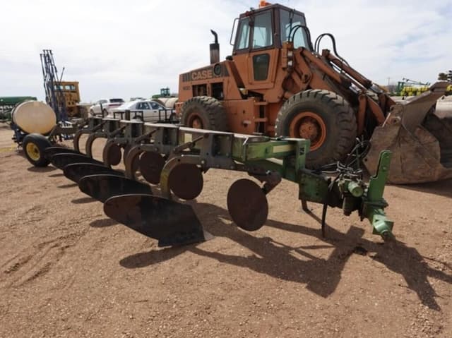 Image of John Deere 2700 equipment image 1