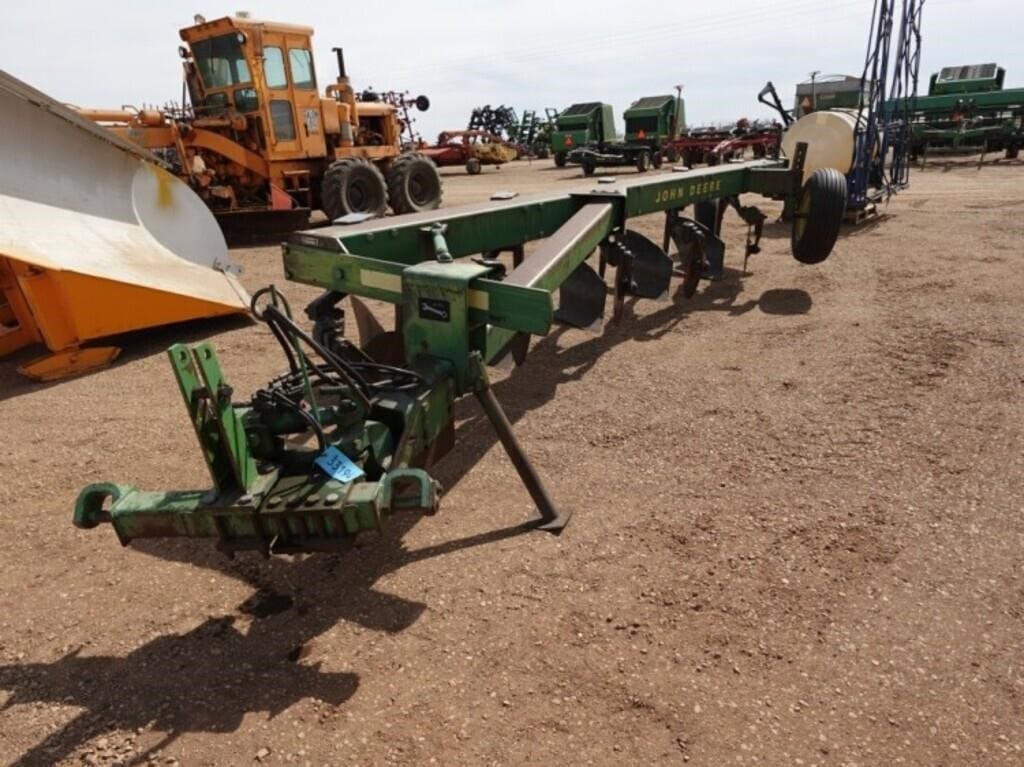 John Deere 2700 Equipment Image0