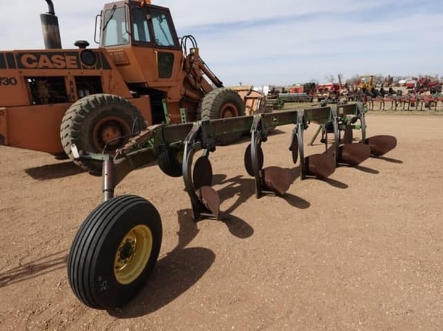 Image of John Deere 2700 equipment image 2