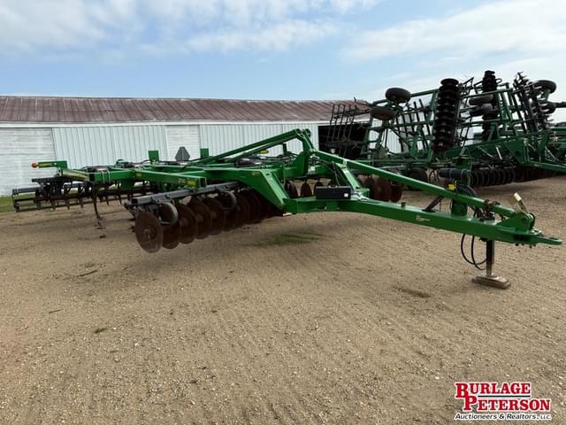 Image of John Deere 2720 equipment image 2