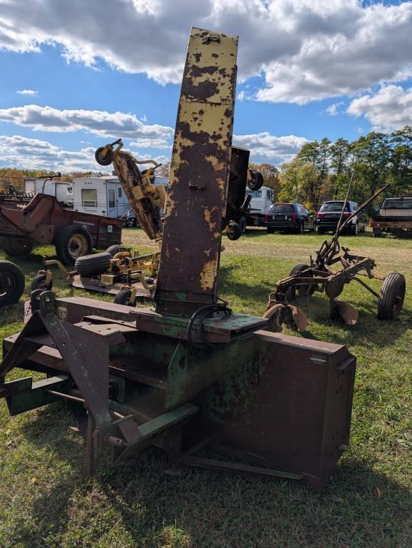 Image of John Deere 275 equipment image 4