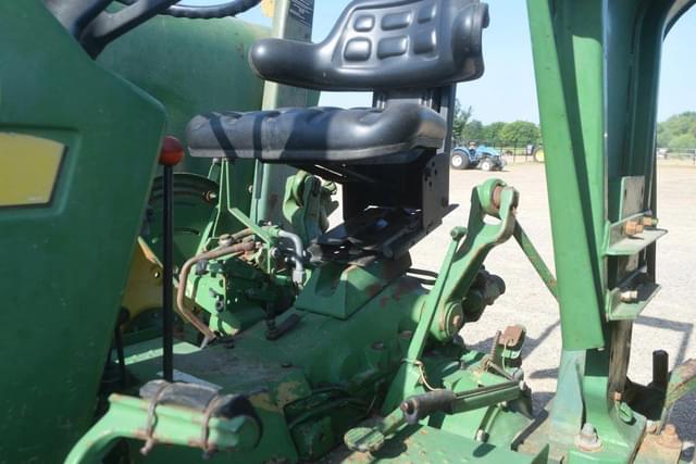 Image of John Deere 2750 equipment image 4