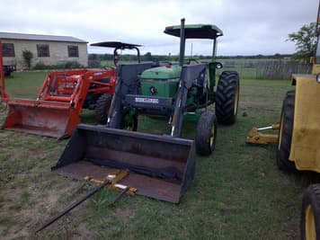 Main image John Deere 2750