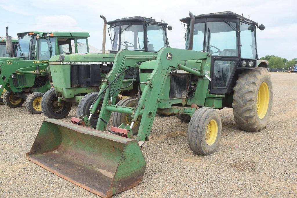 Image of John Deere 2755 Primary image