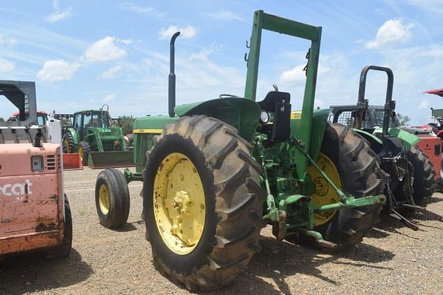 Image of John Deere 2840 equipment image 1