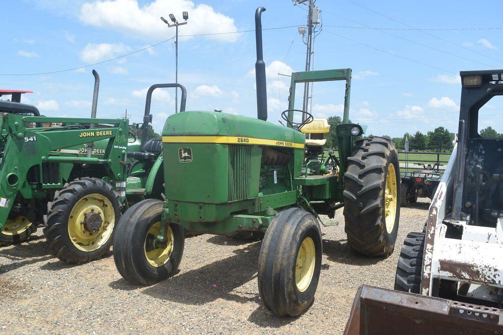 Image of John Deere 2840 Primary image