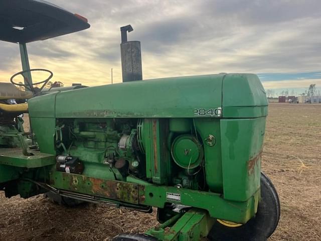 Image of John Deere 2840 equipment image 3