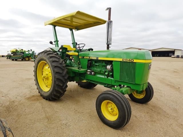 Image of John Deere 2840 equipment image 1