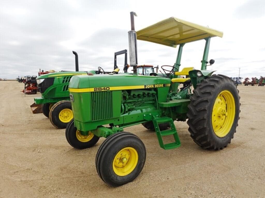 Image of John Deere 2840 Primary image