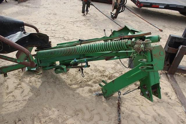 Image of John Deere 285 equipment image 3