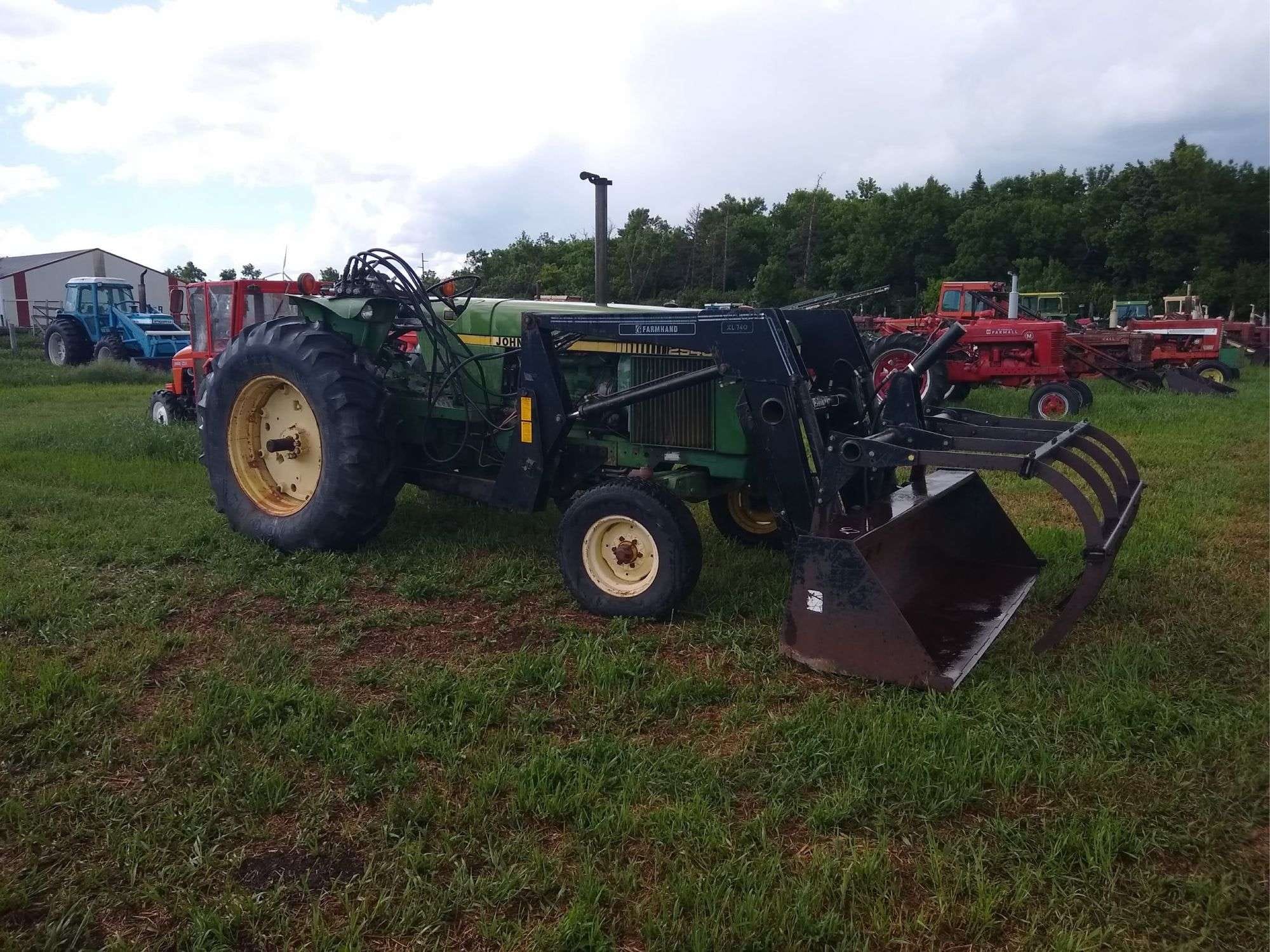 John Deere 2940 Equipment Image0