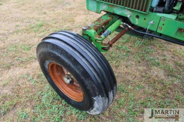 Image of John Deere 2940 equipment image 4
